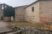 Atacan con pintas dos iglesias de España