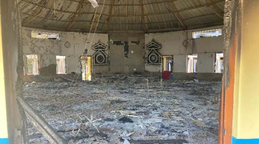 Ataque incendiario en la parroquia de San Pablo y el Centro de Formación Pastoral en Sangaiprou, en Manipur (India), el 3 de mayo de 2023. Crédito. ACN?w=200&h=150