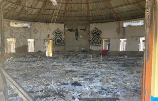 Ataque incendiario en la parroquia de San Pablo y el Centro de Formaciu00f3n Pastoral en Sangaiprou, en Manipur (India), el 3 de mayo de 2023. Cru00e9dito. ACN 