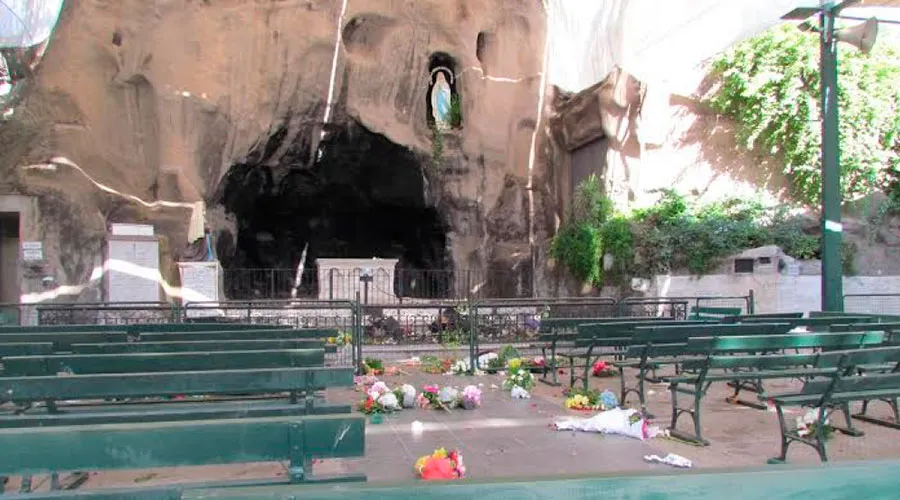 Foto : Ataque a Santuario de la Virgen de Lourdes en Chile / Crédito : Iglesia.Cl_