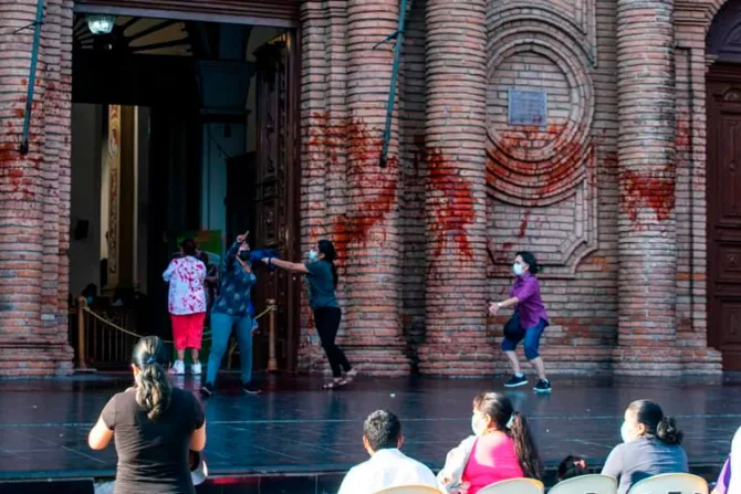 Consejo de Laicos repudia ataques a la Iglesia en Bolivia y exige al Gobierno poner orden