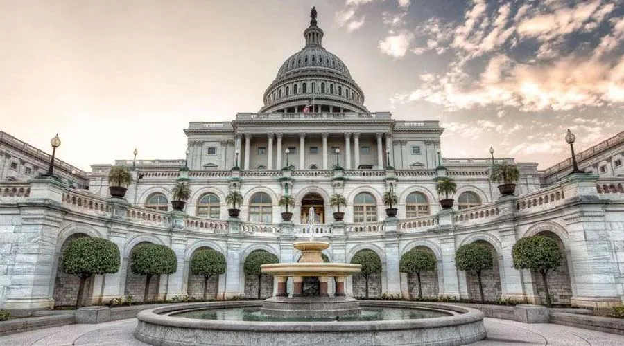 Atardecer en el Capitolio, sede del Congreso de Estados Unidos. Foto: Flickr de IPBrian (CC BY-NC-SA 2.0).?w=200&h=150