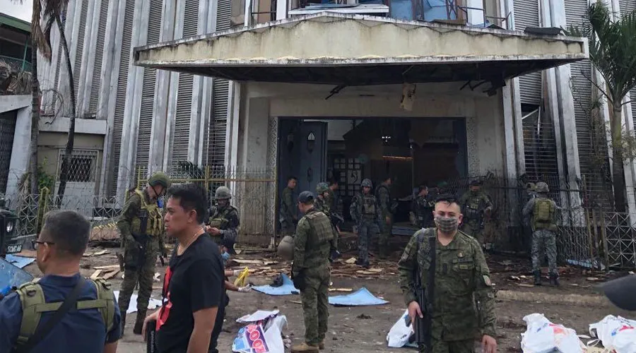 La Catedral atacada en Filipinas. Cortesía: Armed Forces of the Philippines - Western Mindanao Command AFP/Westmincom