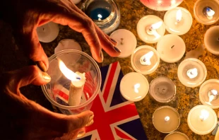 Velas en memoria por las vu00edctimas. Foto: Conferencia Episcopal Inglaterra y Gales 