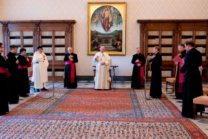 El Papa defiende la opción preferencial por los pobres en la lucha contra el coronavirus