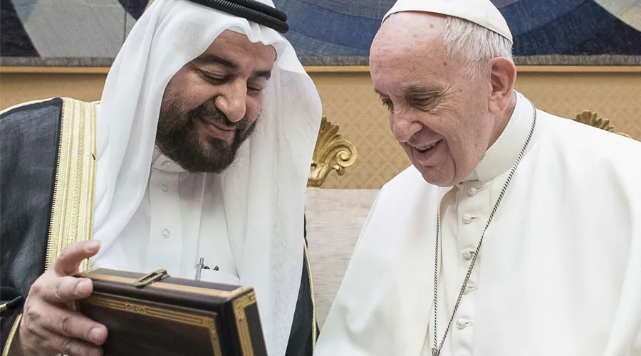 El Papa Francisco recibe al emisario saudí. Foto: L'Osservatore Romano?w=200&h=150