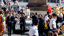 El Papa durante la Audiencia. Foto: Daniel Ibáñez / ACI Prensa