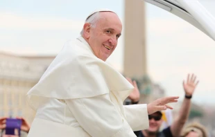 El Papa en la Audiencia General. Foto: Daniel Ibu00e1u00f1ez / ACI Prensa 