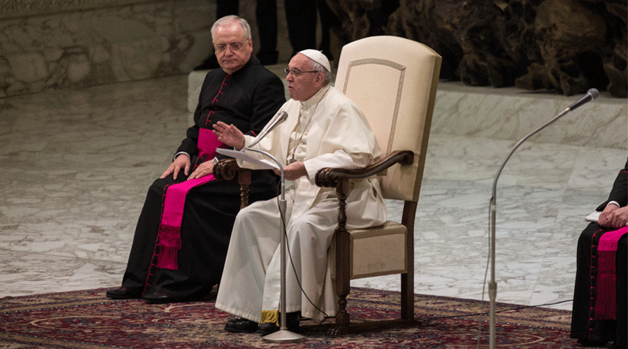 El Papa Francisco imparte su catequesis en el Aula Pablo VI. Foto: Alessi di Cintio / ACI Prensa