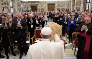 El Papa en la audiencia con los políticos. Foto: L'Osservatore Romano 
