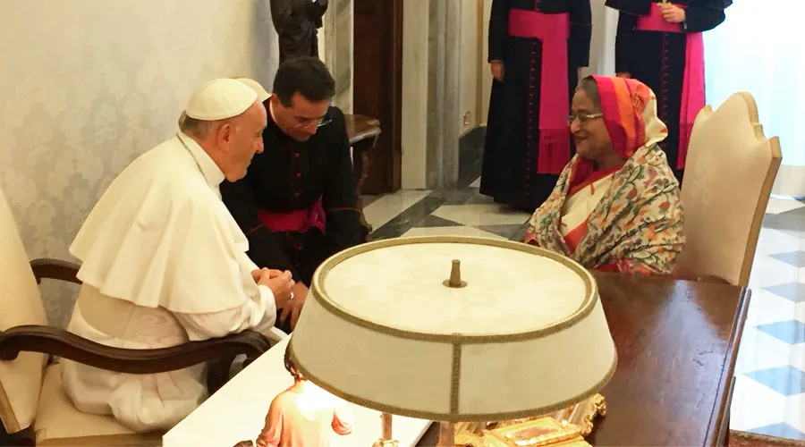 El Papa conversa con la primera ministra de Bangladesh - Foto: Vatican Media / ACI Prensa?w=200&h=150