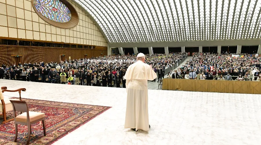 Catequesis del Papa Francisco sobre la herencia y el testimonio de los ancianos 