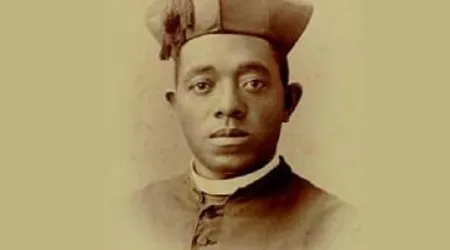 La inspiradora historia del primer sacerdote de raza negra de Estados Unidos