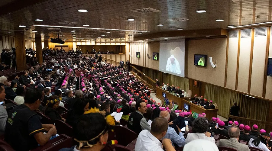 El Aula Sinodal durante la sesión de apertura con el Papa. Foto: Vatican Media?w=200&h=150