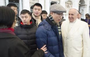 El Papa y los ju00f3venes chinos con autismo. Foto: u00a9 Vatican Media/ACI Prensa. Todos los derechos reservados 