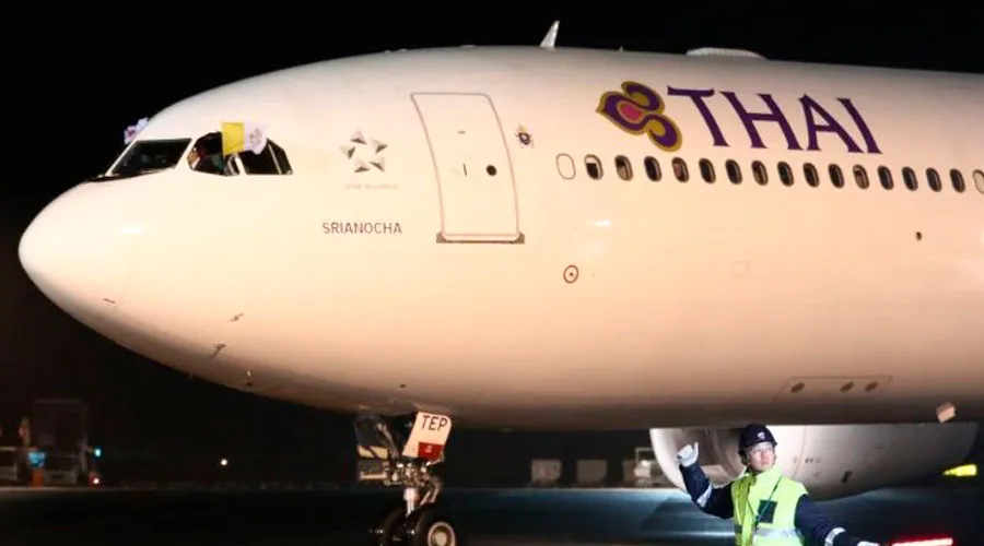 El avión que trasladó al Papa Francisco a Japón. Foto: Vatican Media?w=200&h=150