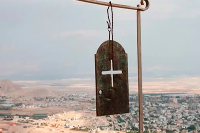 "Cada cinco minutos muere un cristiano en Oriente Medio, es un auténtico genocidio"