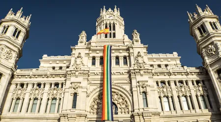 Publican informe sobre víctimas de leyes impulsadas por lobby gay en España