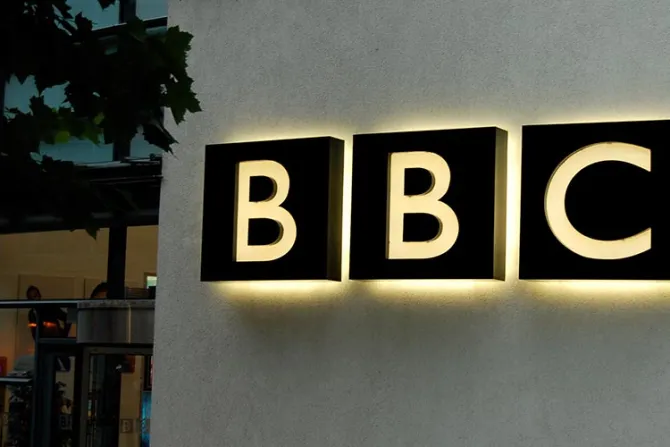 BBC admite falsedad en informe que decía que la Iglesia guardó “silencio” ante Hitler