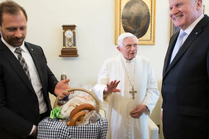 Benedicto XVI en su 90 cumpleaños: El Señor siempre me ha ayudado en las dificultades