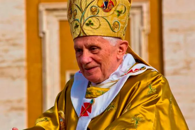 Benedicto XVI: San Benito nos ayude a tener firme la centralidad de Cristo en nuestra existencia