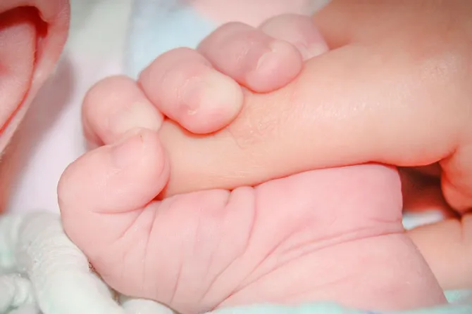 Trump firma ley para que estados ya no financien a Planned Parenthood
