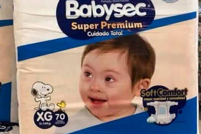 Marca de pañales usa foto de niño con síndrome de Down como imagen 