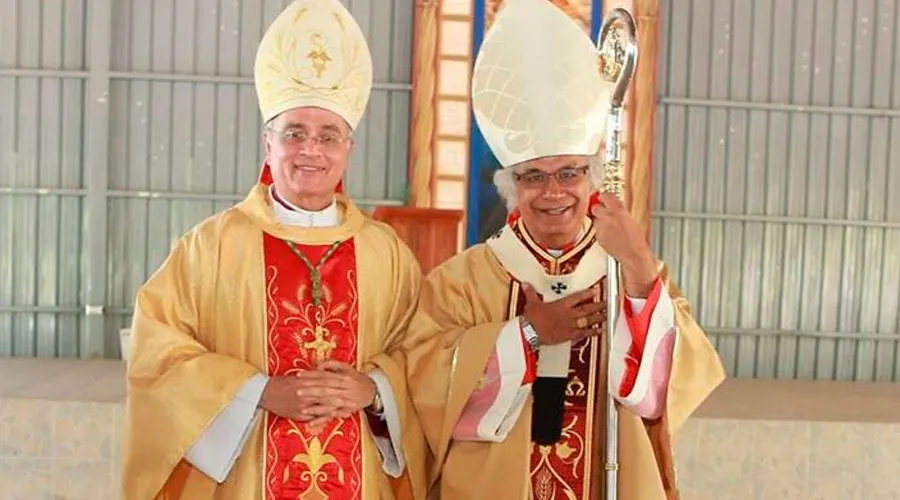 Mons. Silvio Báez con el Cardenal Leopoldo Brenes. Foto: Facebook Arquidiócesis de Managua?w=200&h=150