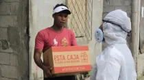 Entrega de insumos básicos en zonas afectadas por el coronavirus en Guayaquil. Crédito: Banco de Alimentos Diakonía