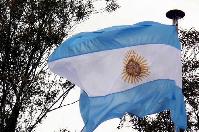 Ante preocupación del Papa, obispo exige políticas contra la pobreza en Argentina