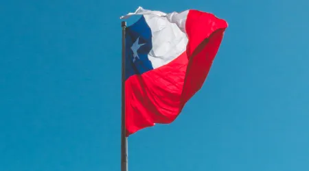 Obispo pide que nueva Constitución de Chile sea redactada en un proceso de paz