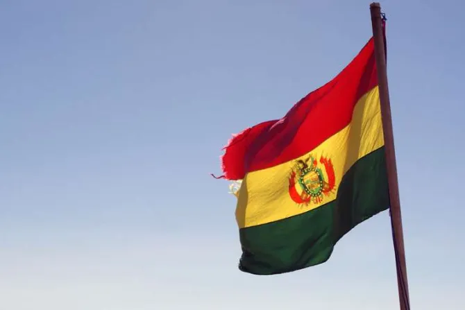 El rol pacificador de la Iglesia es clave ante crisis en Bolivia, asegura obispo