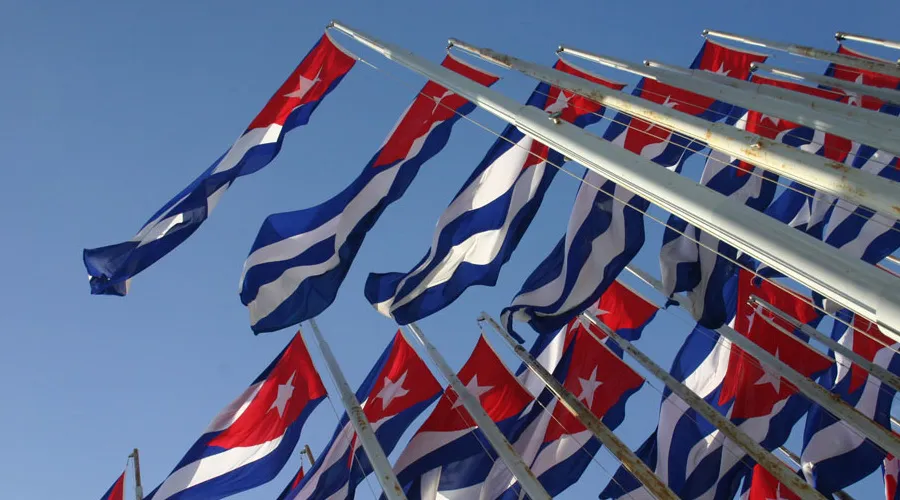 Banderas cubanas (imagen referencial) / Foto: Flickr de Indi and Rani Soemardjan (CC BY-NC-ND 2.0)?w=200&h=150