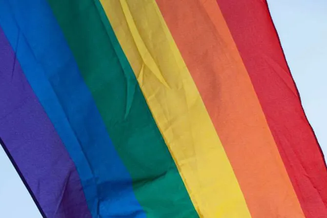Cientos apoyan con sus testimonios al Obispo de Alcalá ante ataques de lobby gay