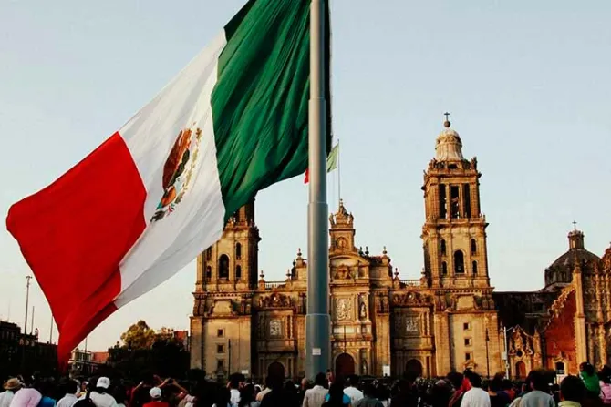 México: Iglesia pide a Presidente ser más sensible a la pobreza ante alza de combustibles