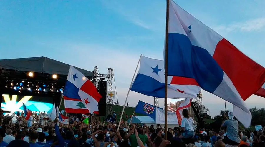 Banderas de Panamá en la JMJ Cracovia 2016 / Foto: Facebook JMJ Panamá?w=200&h=150