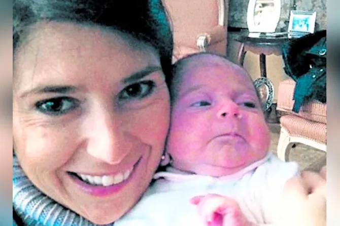 Fallece madre coraje que retrasó tratamiento del cáncer para salvar a su bebé