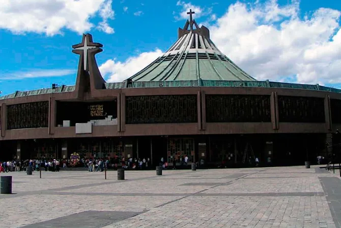 Mexicanos celebran 40 años de consagración de Basílica de la Virgen de Guadalupe