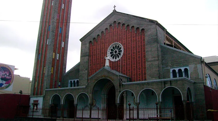 Roban cinco alcancías de histórica basílica en Panamá