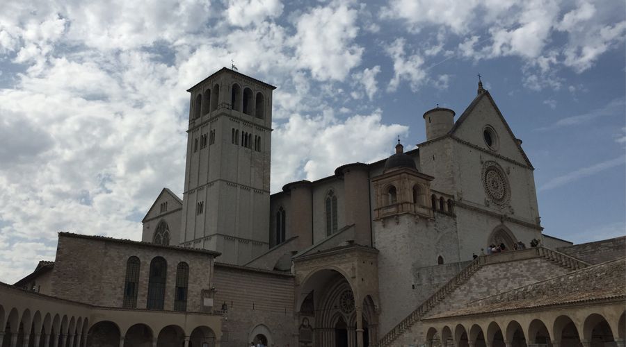 Il presidente Sergio Mattarella si unirà ai vescovi italiani in preghiera ad Assisi