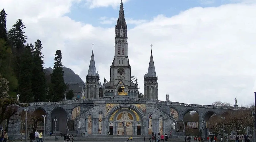 El Santuario de Lourdes se plantea retirar los mosaicos del P. Rupnik por respeto a víctimas