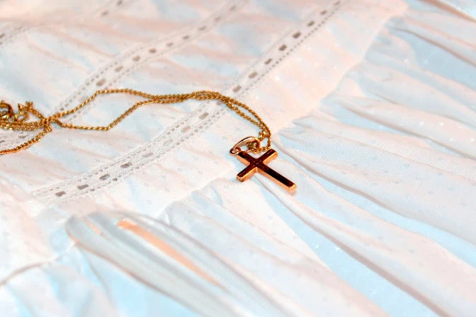 Arquidiócesis explica por qué permitió bautizo de hijos de pareja gay