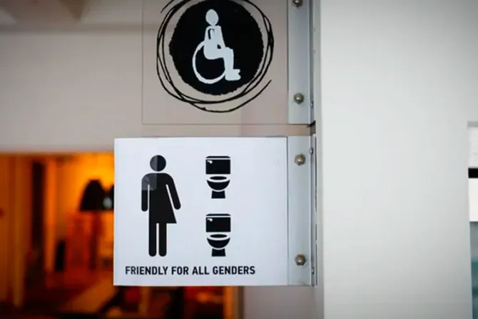 Congreso rechaza instalación de “baños trans” en la 52 Asamblea de la OEA en Perú