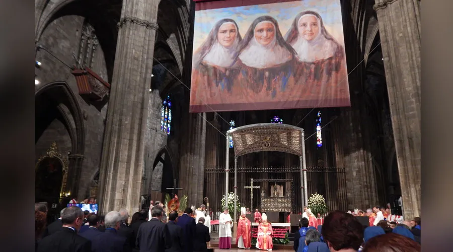 Beatificación de las tres religiosas mártires en la catedral de Gerona (España). Foto: Blanca Ruiz.  ?w=200&h=150