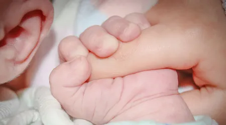 Gobernador de Texas firma ley para proteger a bebés sobrevivientes del aborto