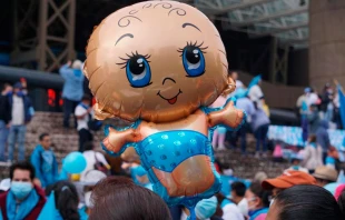 La imagen de un tierno bebu00e9 en la Marcha por la Mujer y la Vida en Mu00e9xico. Cru00e9dito: David Ramos / ACI Prensa 