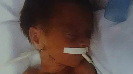 Mu00e9dicos dijeron que esta bebu00e9 prematura no sobreviviru00eda: La oraciu00f3n la salvu00f3