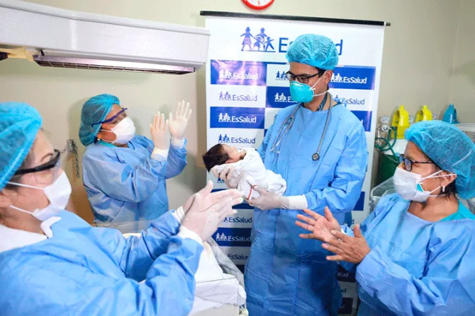 5 bebés de madres con COVID-19 fueron dados de alta en Perú