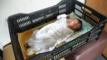 Bebé rescatado por la Asociación de las Bienaventuranzas en el 2008 | Crédito: Asociación de las Bienaventuranzas