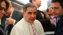 Cardenal Angelo Becciu (12 de enero de 2015) / Crédito: Alan Holdren - ACI Prensa